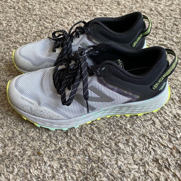 W9.5 EUC New Balance Trail Arishi Running Shoe - Picture 2 of 7